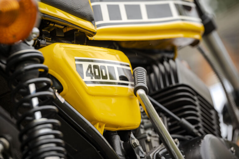 Yamaha RD400 yellow and black