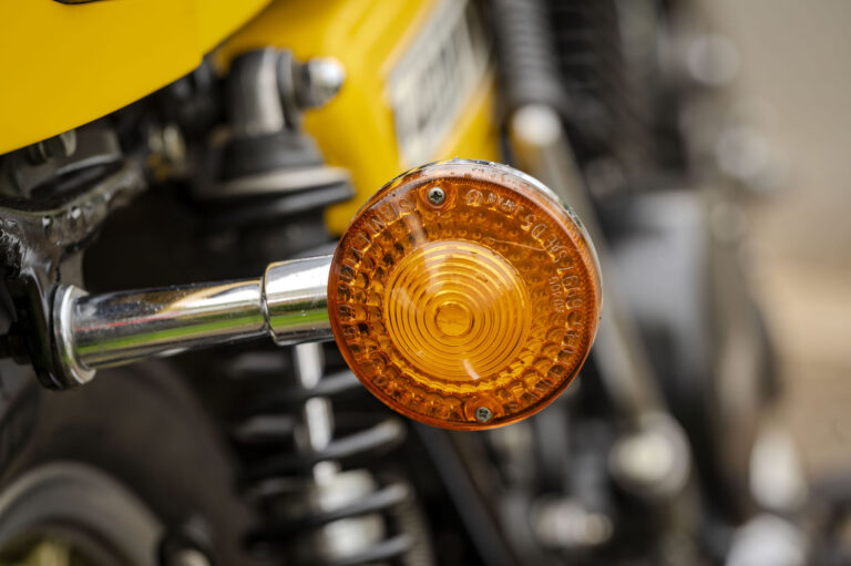 Yamaha RD400 indicator